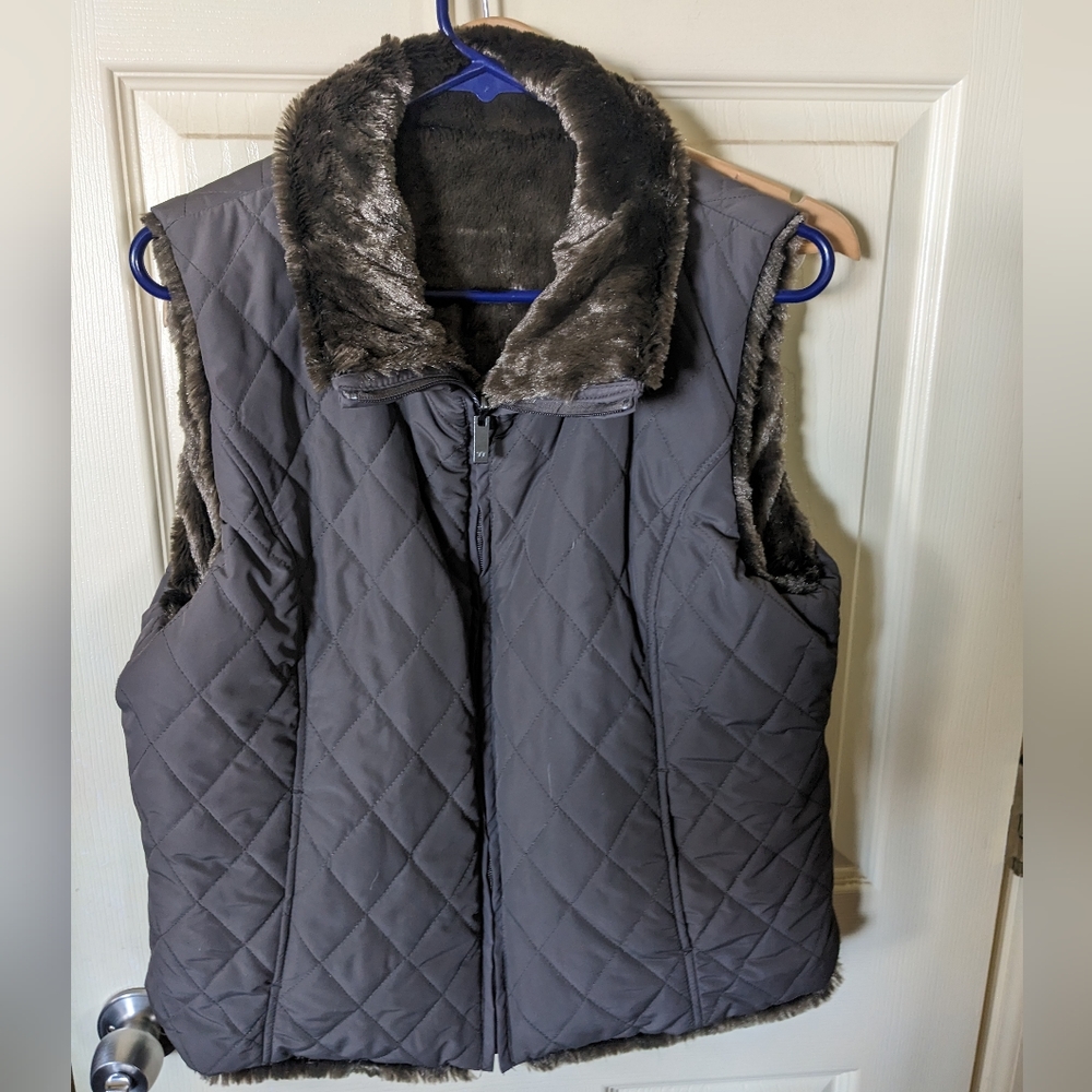 Brown Reversible Vest Faux Fur/ Quilting- Large